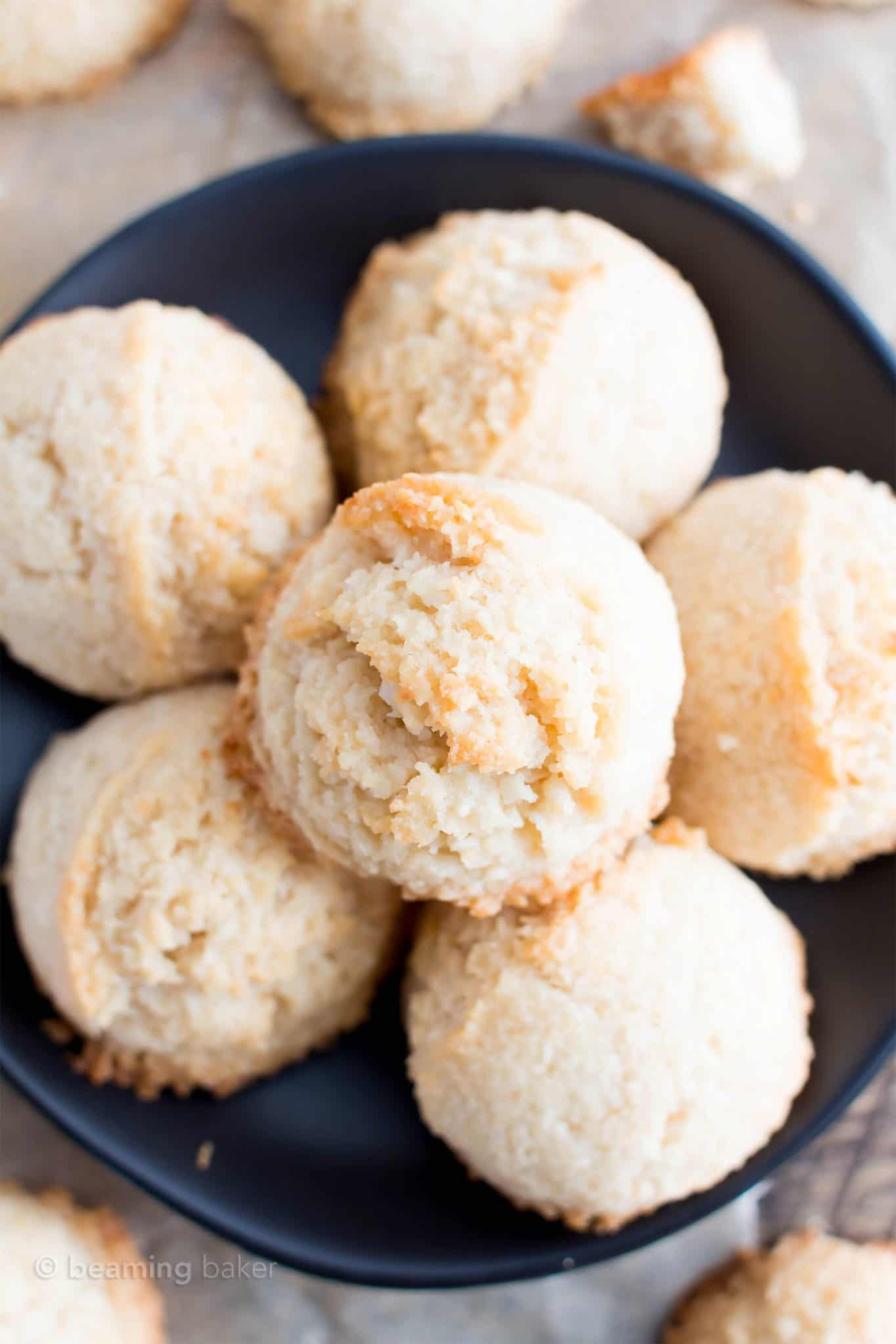 4-Ingredient-Vegan-Coconut-Macaroons-Paleo-Healthy-2-1365x2048